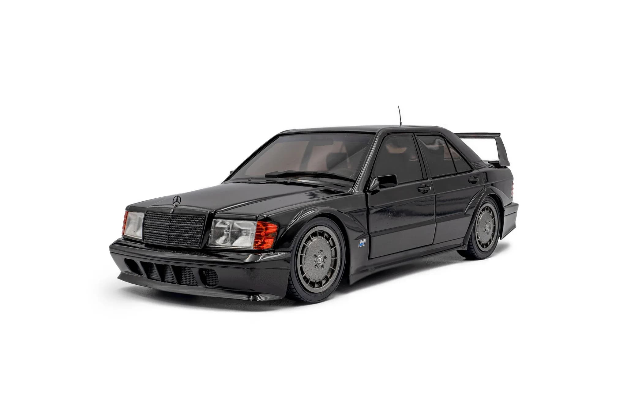 1/18 (Solido) MERCEDES-BENZ 190 (W201) EVO II – 1990