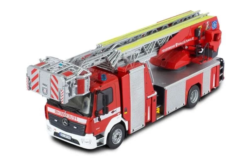 1/43 (Ixo models) MERCEDES-BENZ ATEGO DLA (K) 23/12 Feuerwehr Halle (Saale)