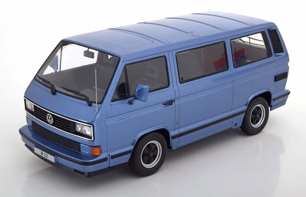1/18 (Kk scale) VOLKSWAGEN - T3 PORSCHE B32 MINIBUS 1984 (Metalik açık mavi)
