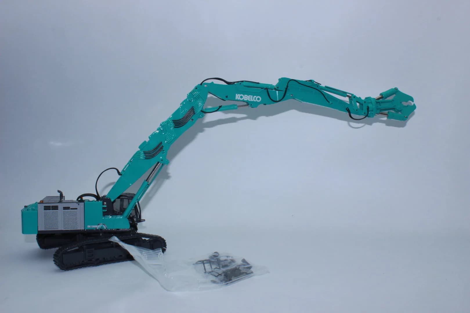 1/50 (Conrad) KOBELCO SK1300DLC-10 YIKIM EKSKAVATÖRÜ
