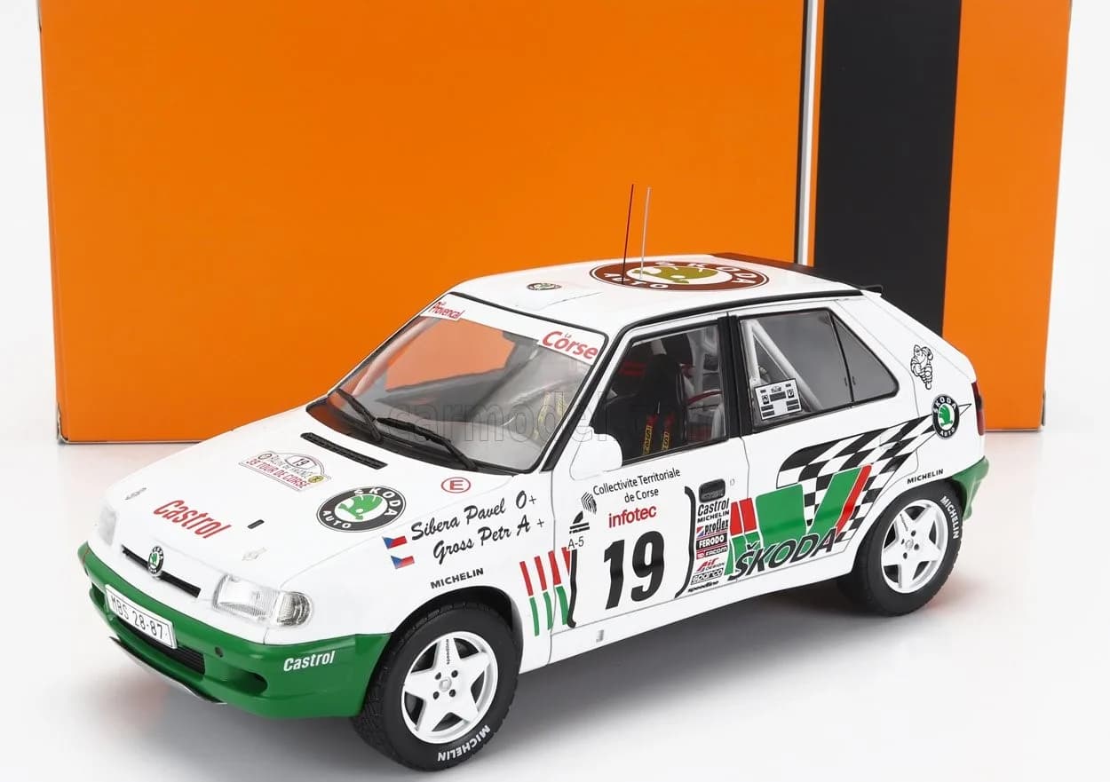 1/18 (Ixo models) SKODA FELICIA KIT CAR # 19 P.Sibera - P.Gross Tour de Corse 1995 (Beyaz ve yeşil)