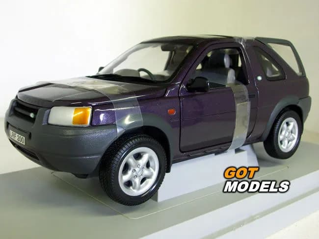 1/18 (Ertl) LAND ROVER FREELANDER 3 DOOR (Mor)