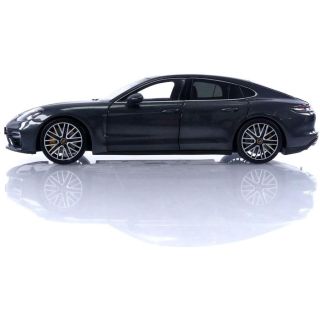 1/18 (Minichamps) PORSCHE PANAMERA TURBO S 2020