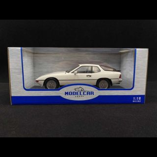 1/18 (Model Car Group) PORSCHE 924 TURBO 1979