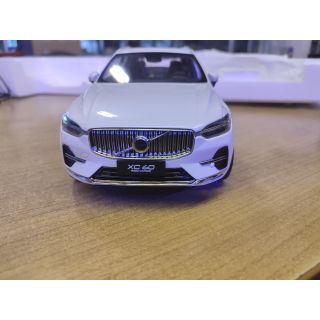 1/18 (Paudi model) Volvo XC60