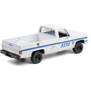 1/18 (Greenlight collectibles) 1984 CHEVROLET CUCV M1008 NEW YORK CITY POLICE DEPARTMENT (NYPD)