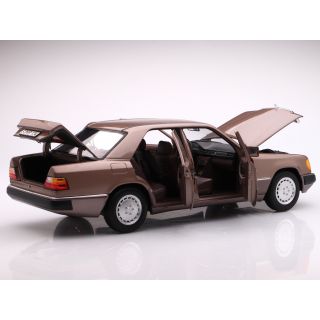 1/18 (Norev) MERCEDES-BENZ 230 E (W 124)