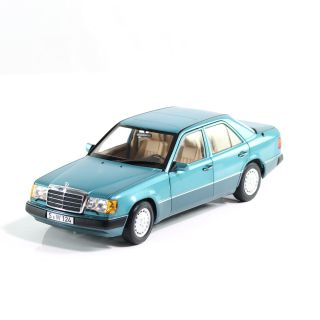 1/18 (Norev) MERCEDES-BENZ 230 E (W 124)