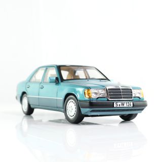 1/18 (Norev) MERCEDES-BENZ 230 E (W 124)