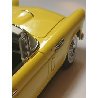 1/24 (Franklin mint) 1956 FORD THUNDERBIRD GOLDENLOW